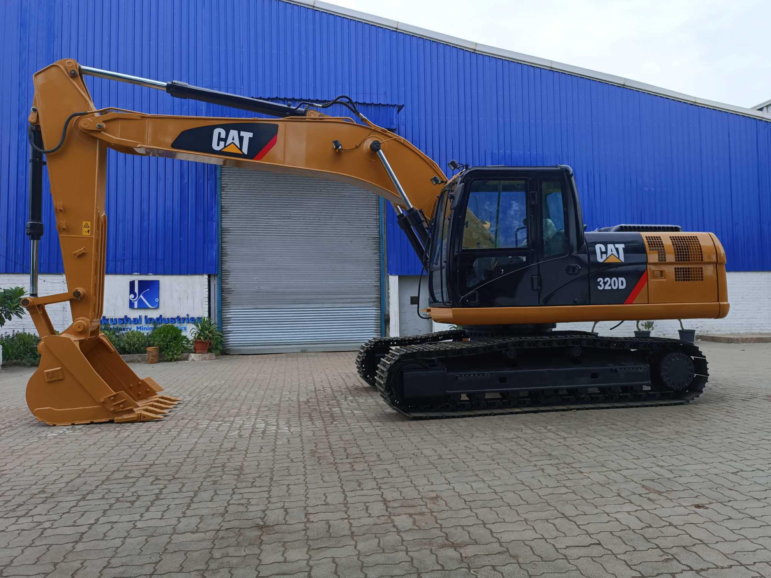 CAT 320D