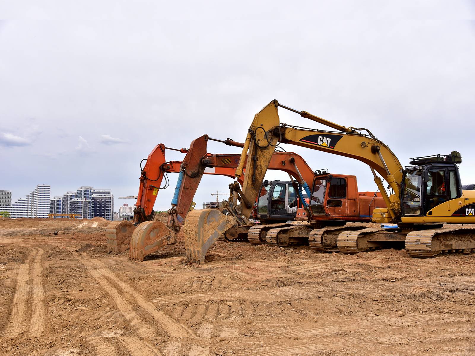 10 Types of Used Heavy Construction Equipment and Their Uses